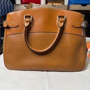 Louis Vuitton Passy Epi Tote- Camel